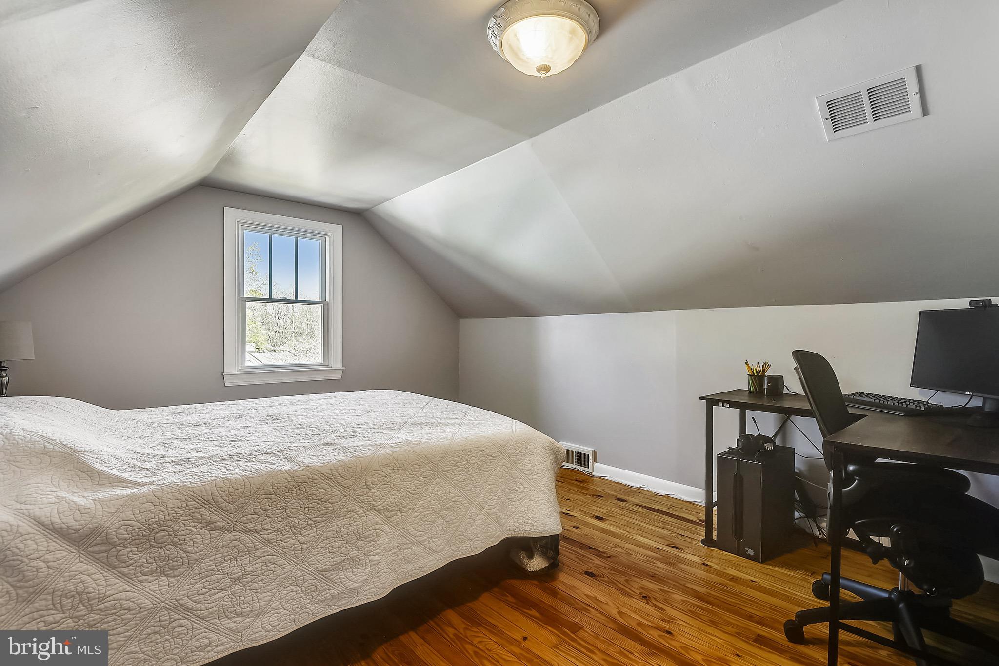 LONGVIEW ON MAGOTHY - Residential