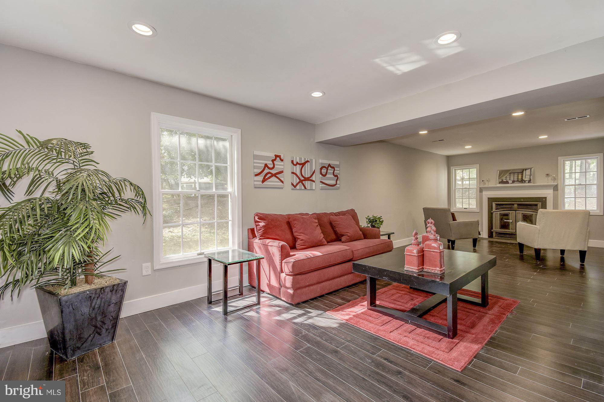 ST CHARLES SUB - HAMPSHIRE - Residential