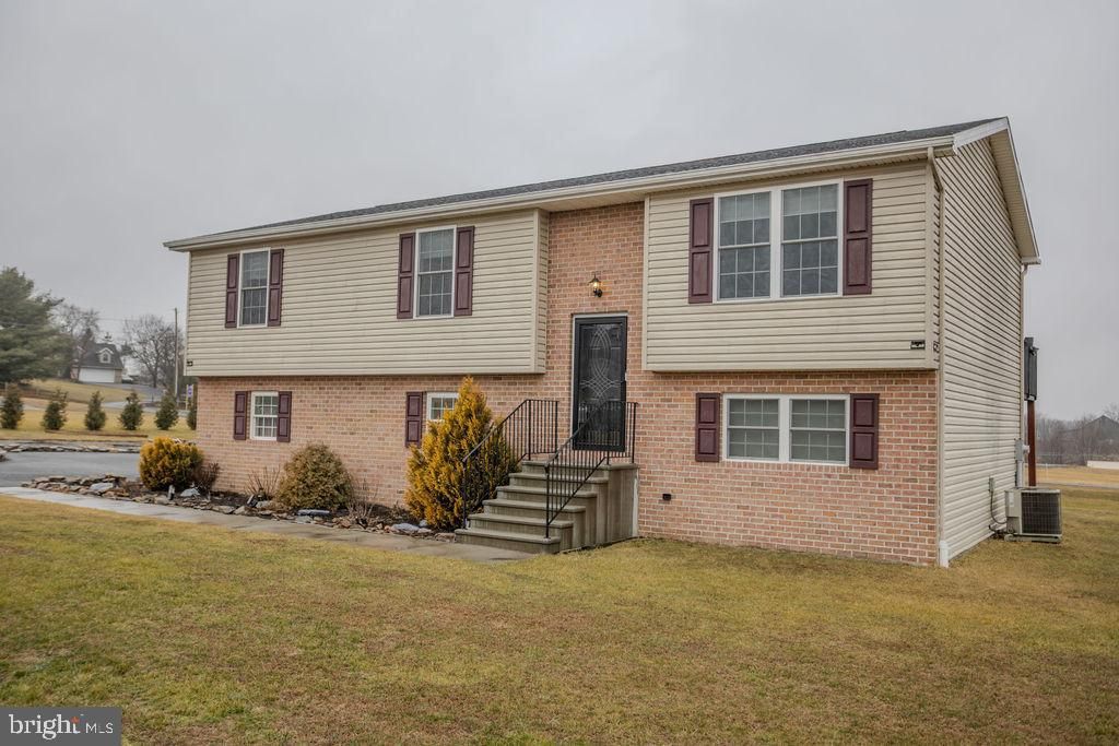 Photo of 4482 Fort Mccord Rd, CHAMBERSBURG, PA 17202 (MLS # PAFL2032948)