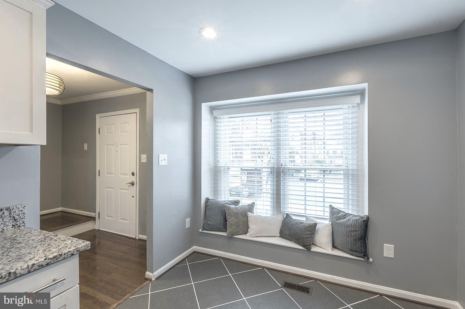 LAKEPOINTE - Residential