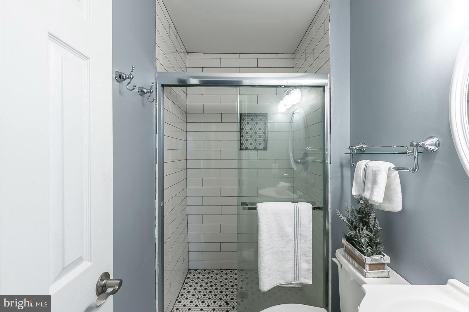 LAKEPOINTE - Residential