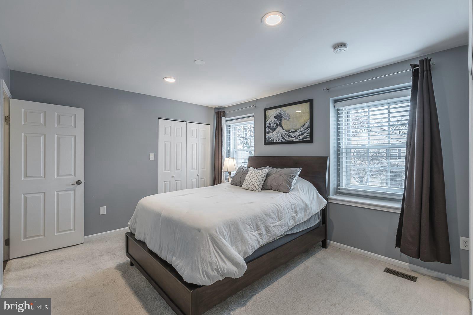 LAKEPOINTE - Residential