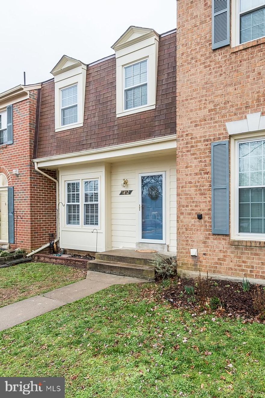 AMAZING 3 bed 3.5 bath townhouse in  popular Lakepointe Community. Recently updated throughout. White Shaker style cabinets, granite counter, updated baths, and newer hardwood flooring on main level. NEW roof, and newer HVAC, newer appliances, and recessed lights. Spacious den features a full bath and wet bar. walks out to a paved patio. Fully fenced. Few minutes walk to popular Lake Royal, close to VRE, shopping, and GMU.