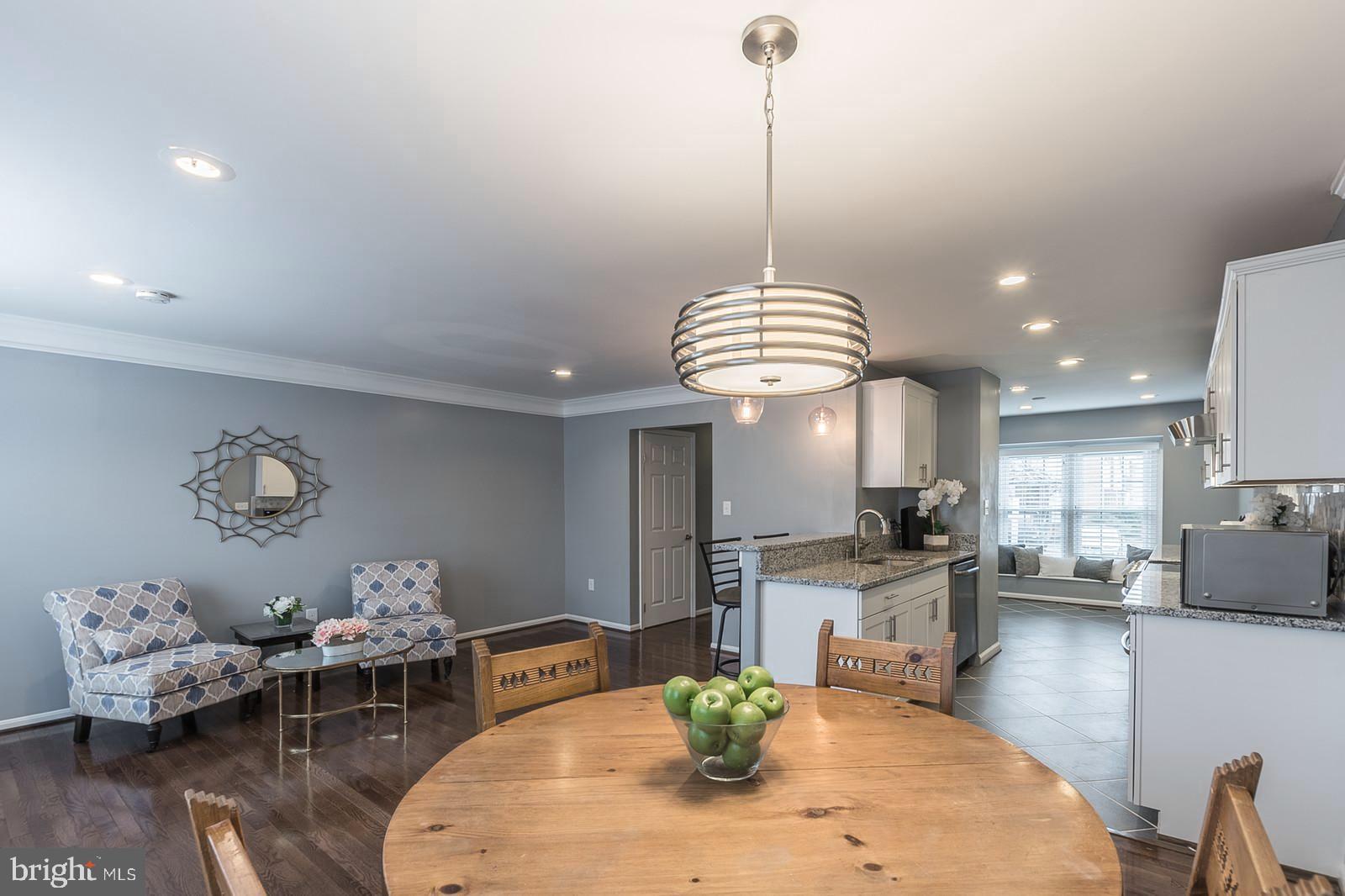 LAKEPOINTE - Residential