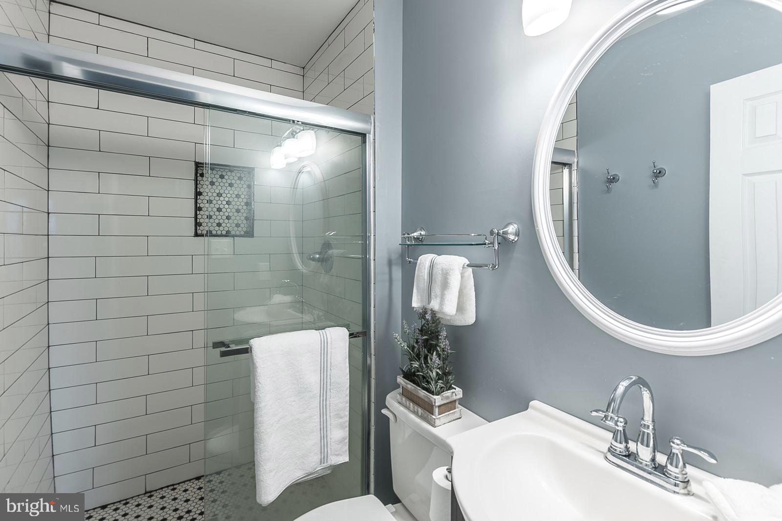 LAKEPOINTE - Residential