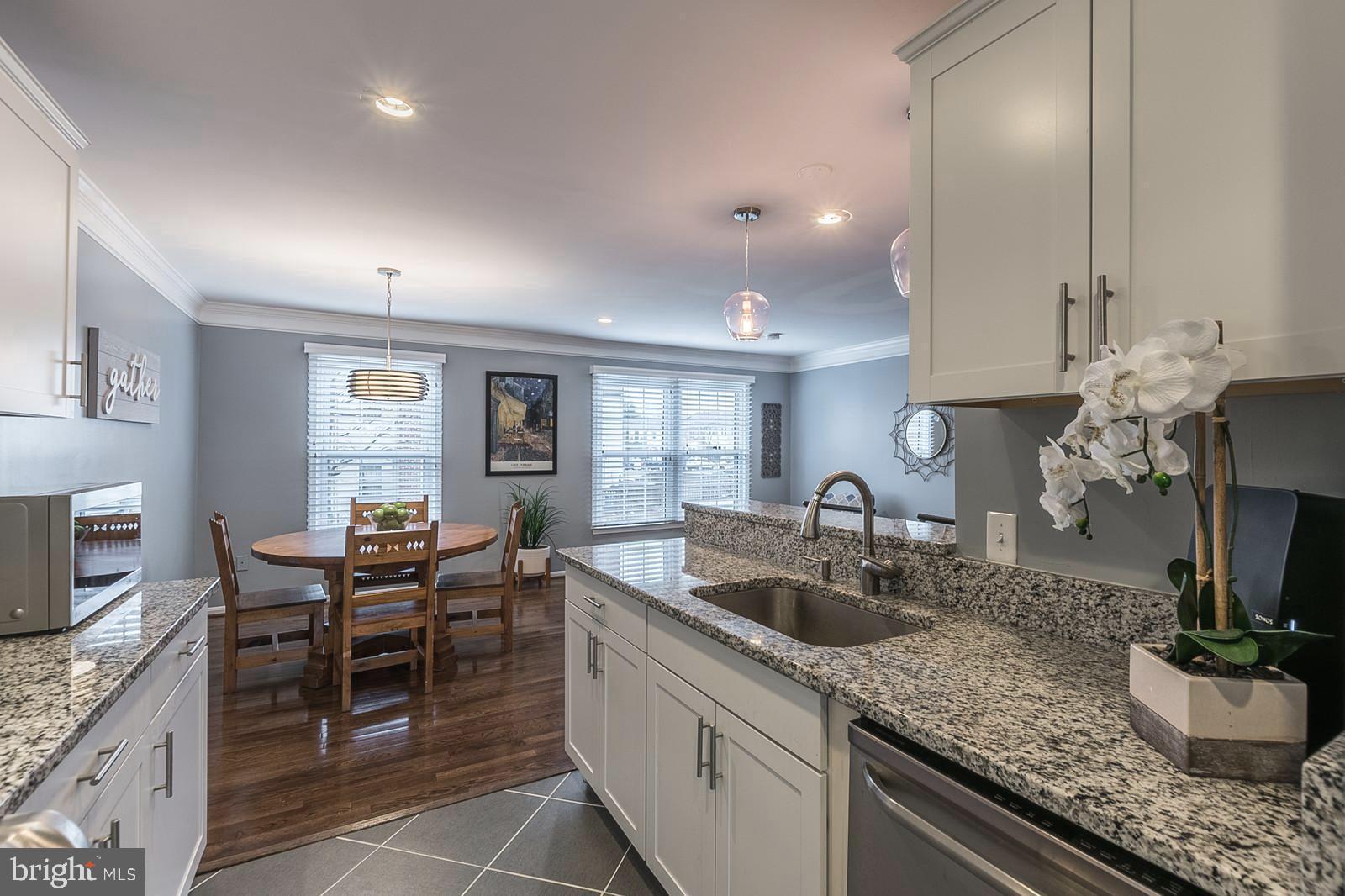 LAKEPOINTE - Residential