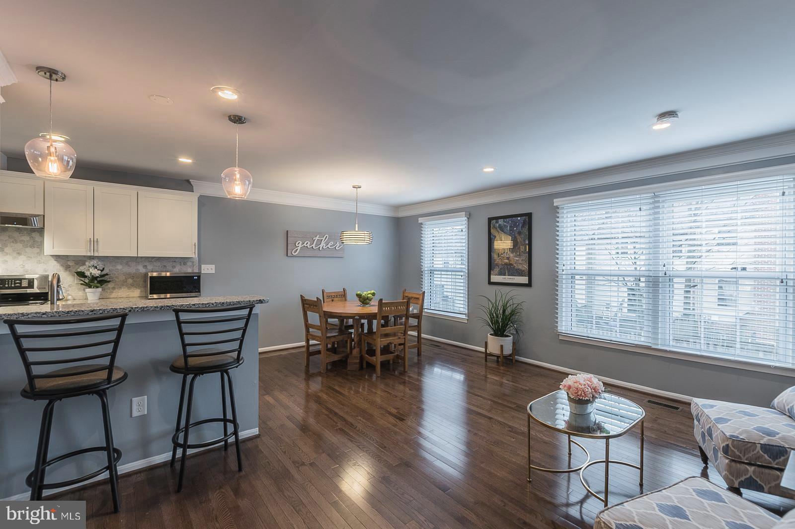 LAKEPOINTE - Residential