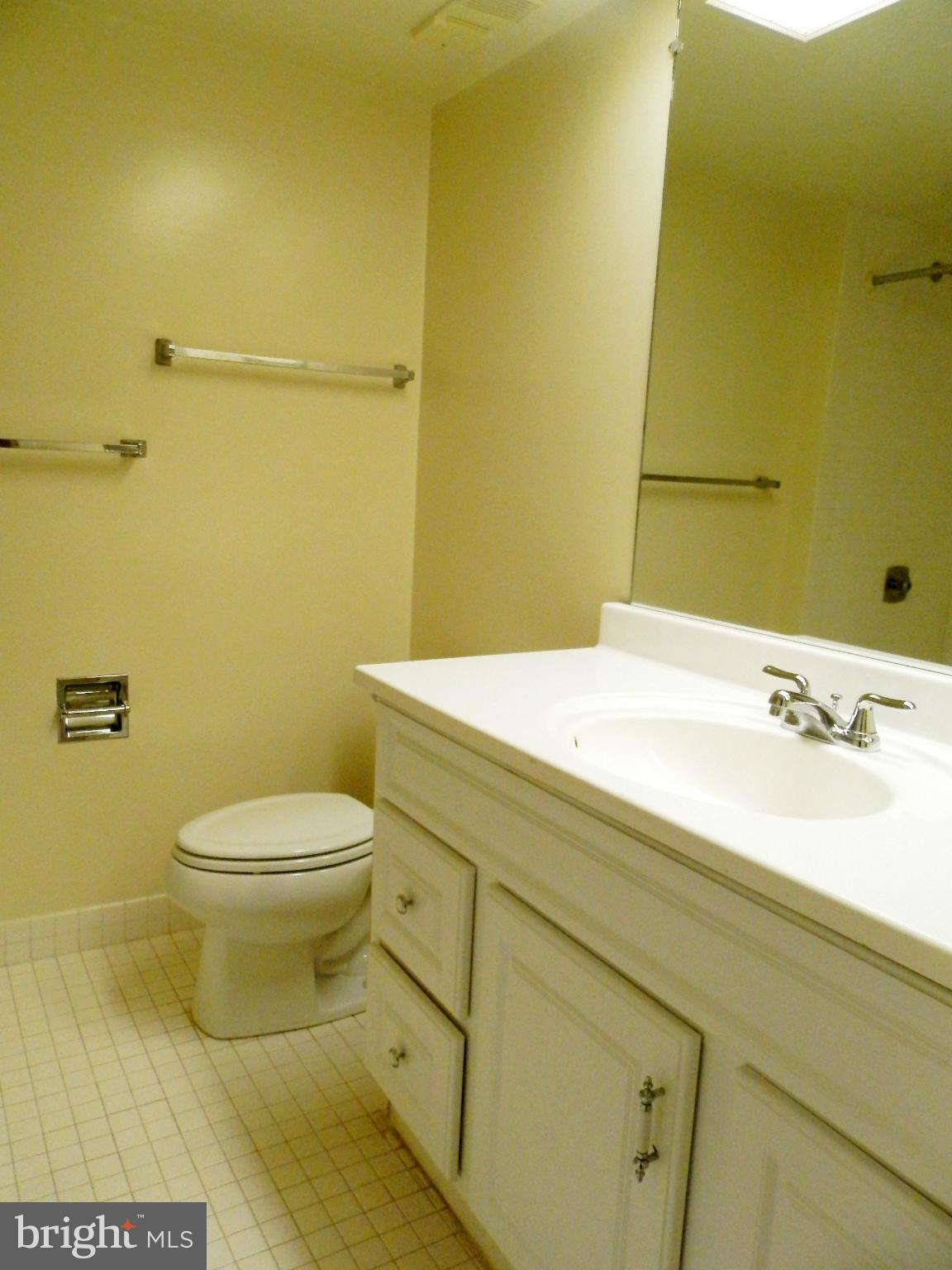 SKYLINE SQUARE CONDO - Residential