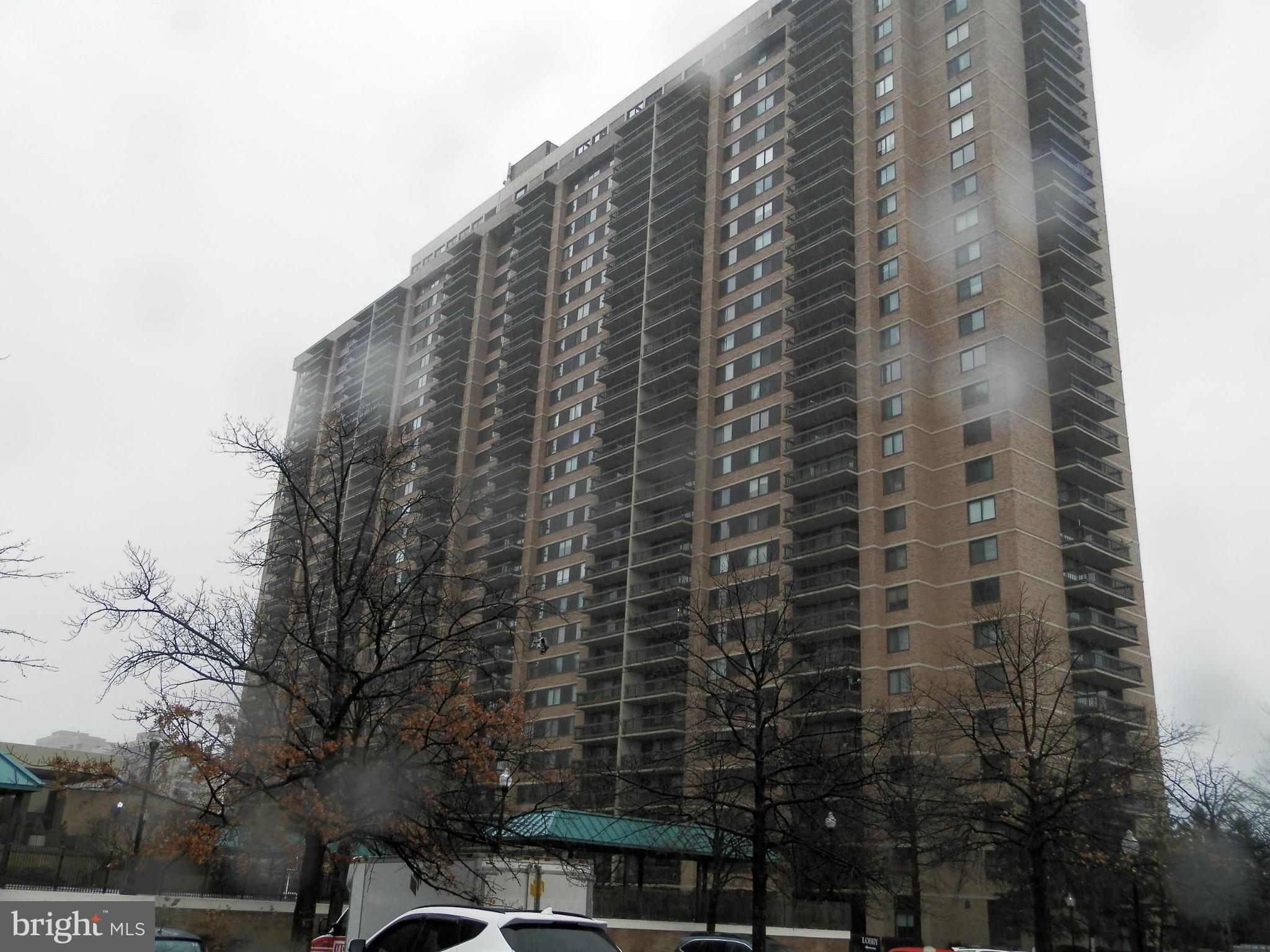 SKYLINE SQUARE CONDO - Residential