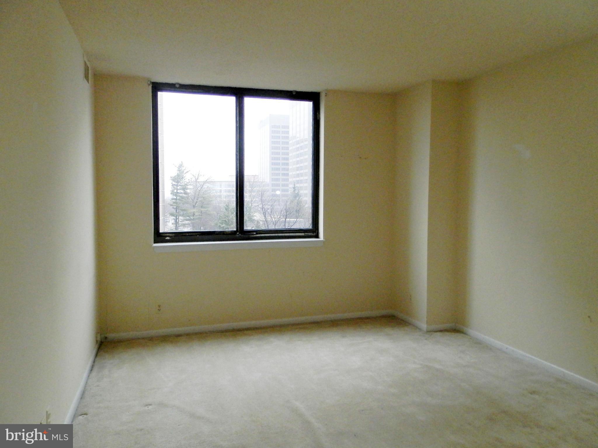 SKYLINE SQUARE CONDO - Residential