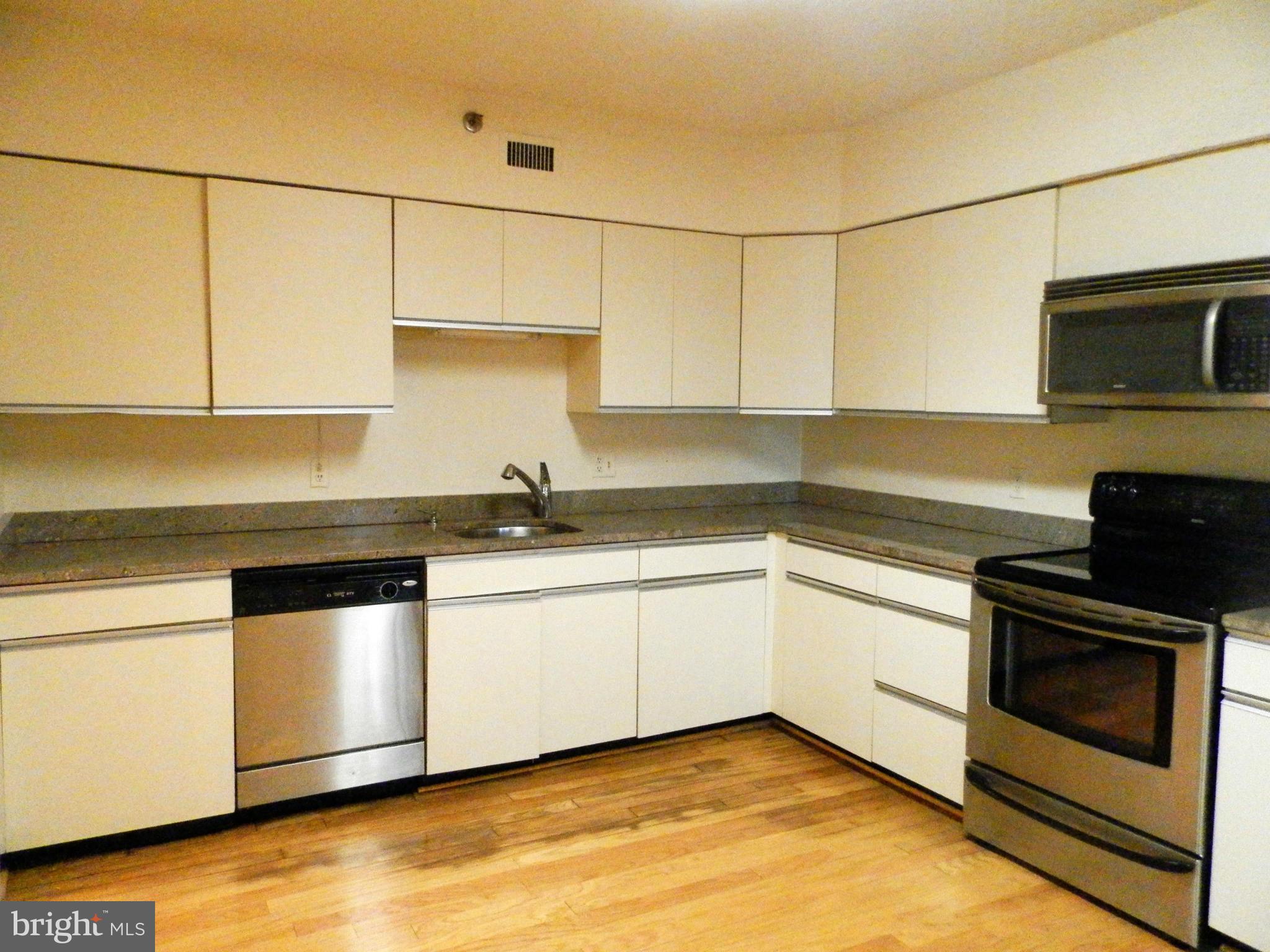 SKYLINE SQUARE CONDO - Residential