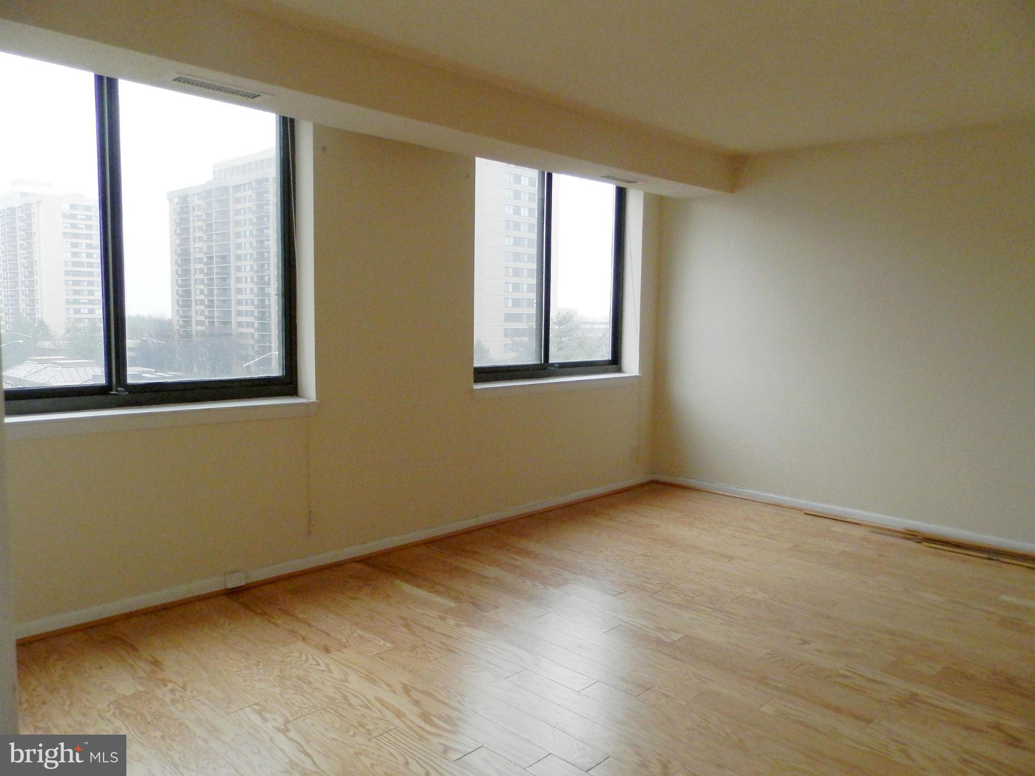 SKYLINE SQUARE CONDO - Residential