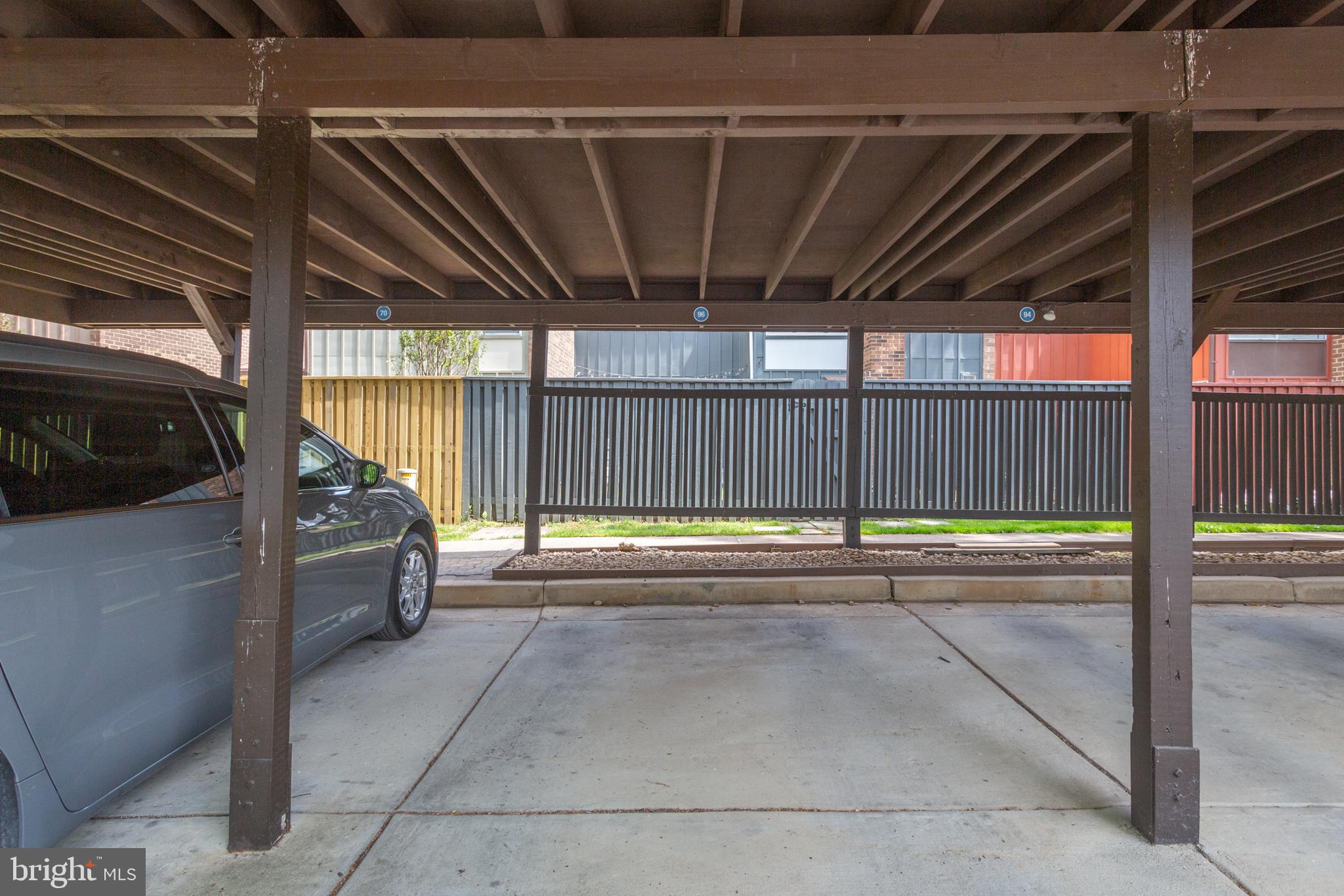 GOLF COURSE ISLAND - Residential