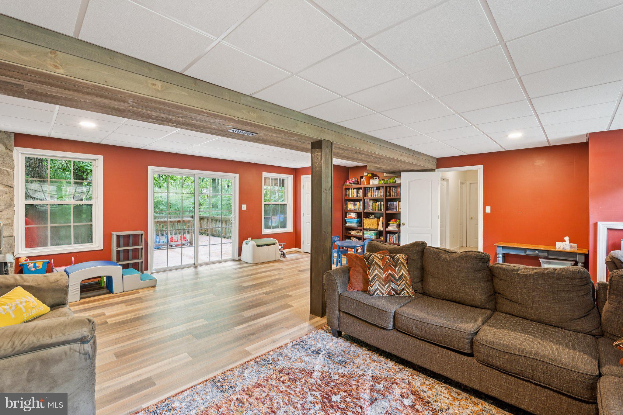 PRESIDENTIAL LAKES - Residential