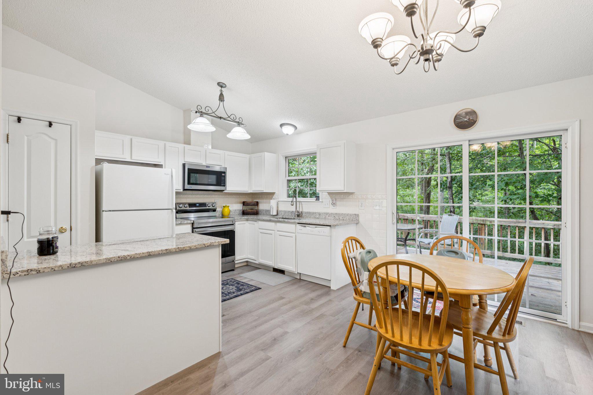 PRESIDENTIAL LAKES - Residential