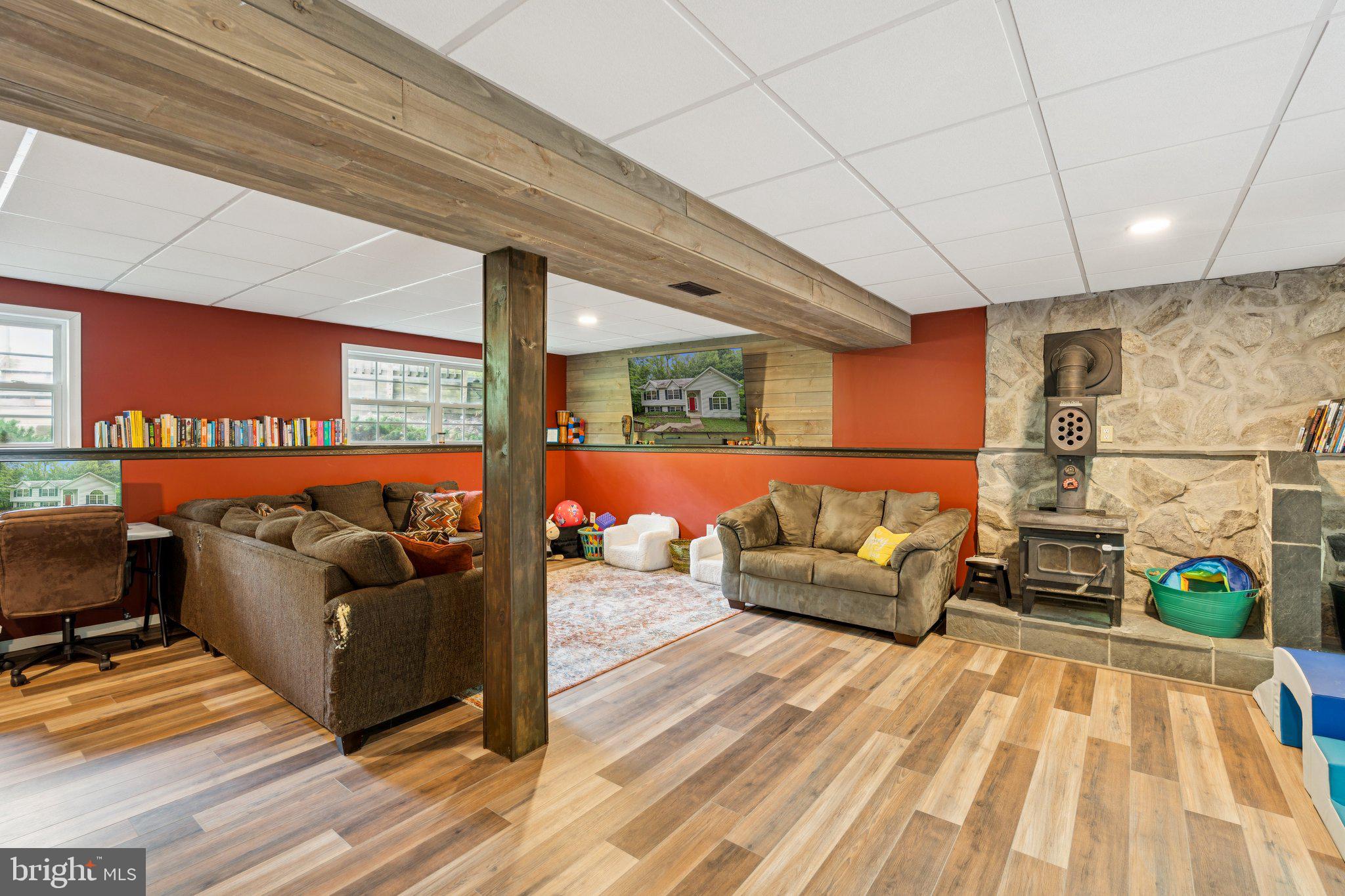 PRESIDENTIAL LAKES - Residential