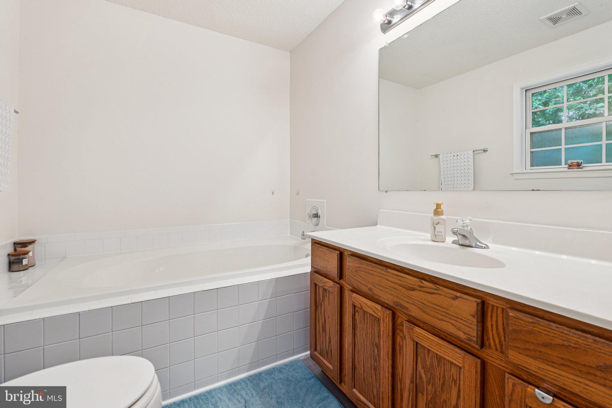 PRESIDENTIAL LAKES - Residential