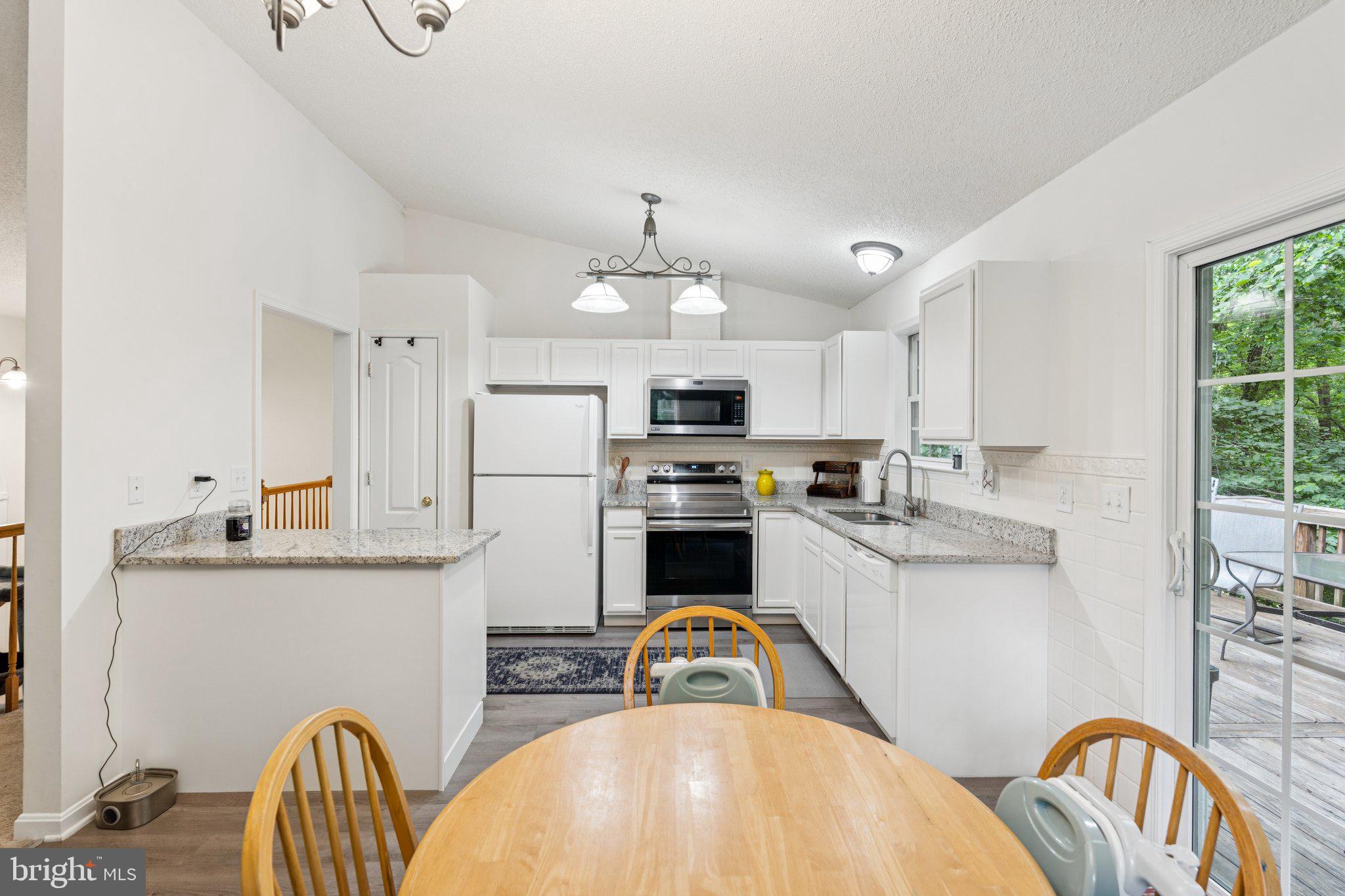 PRESIDENTIAL LAKES - Residential