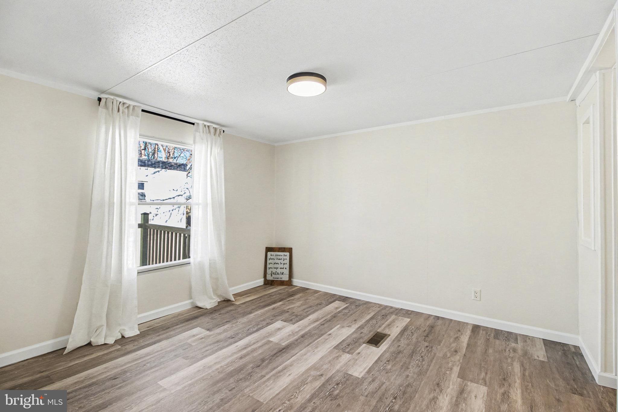 KINGSBURY - Residential