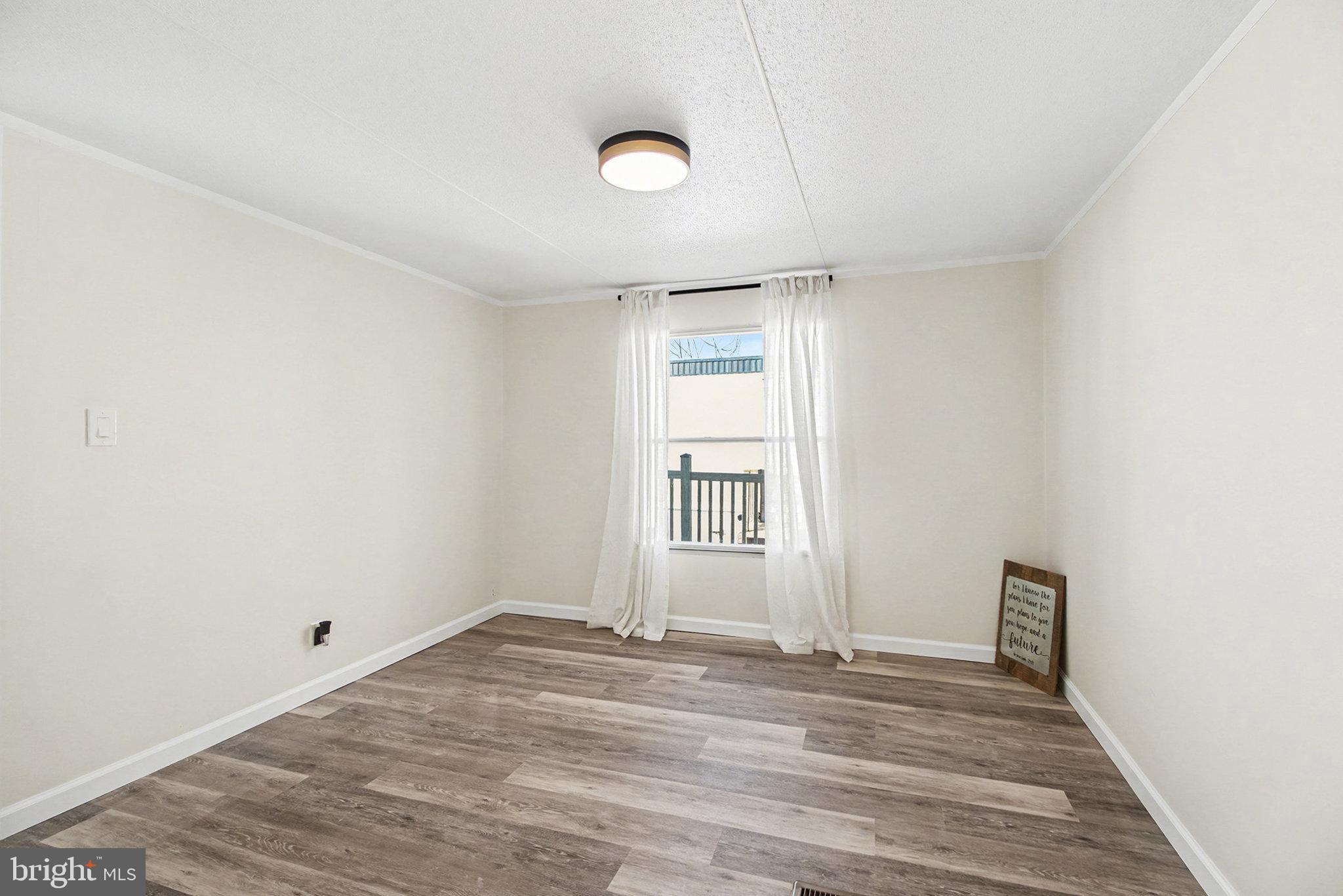 KINGSBURY - Residential