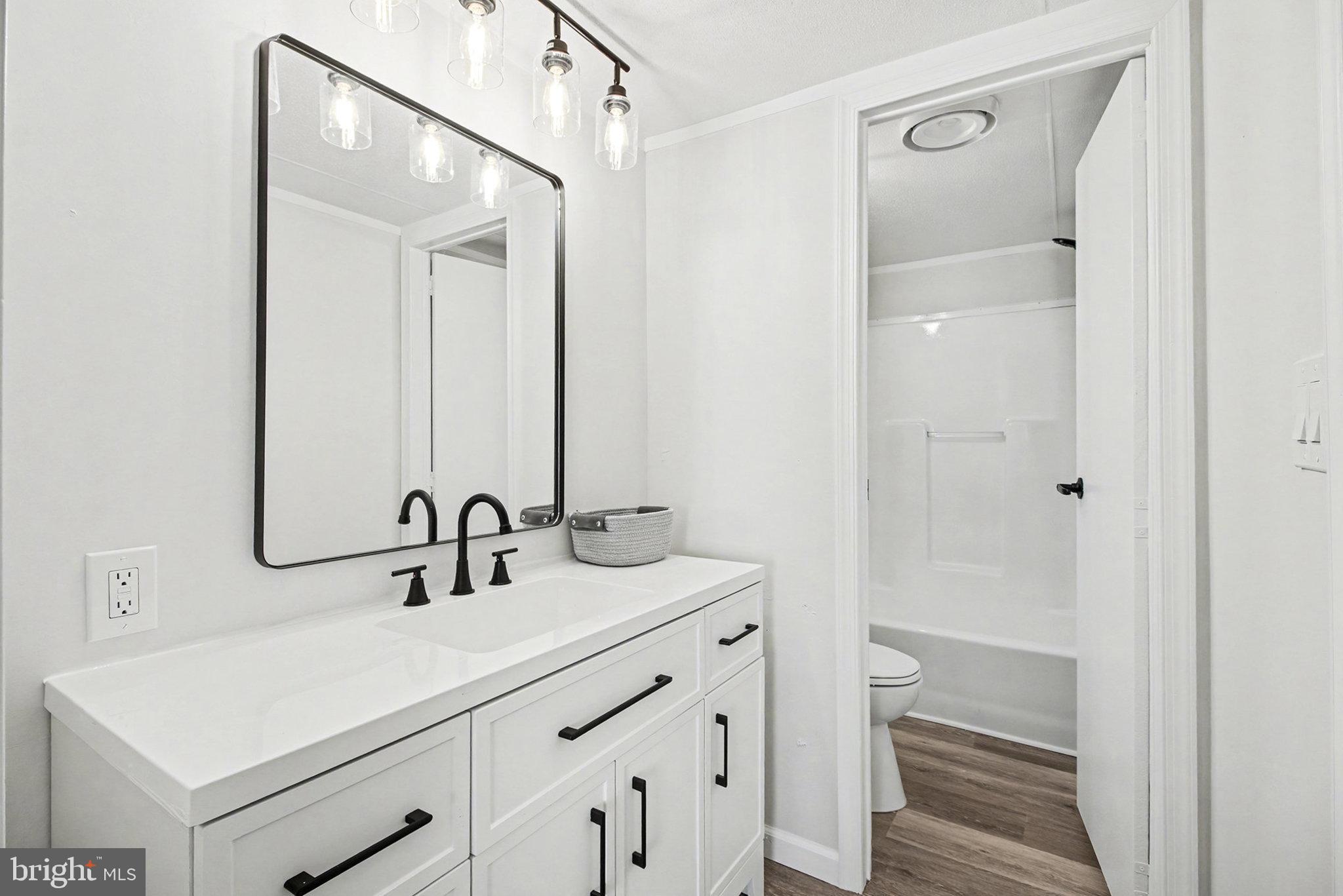 KINGSBURY - Residential