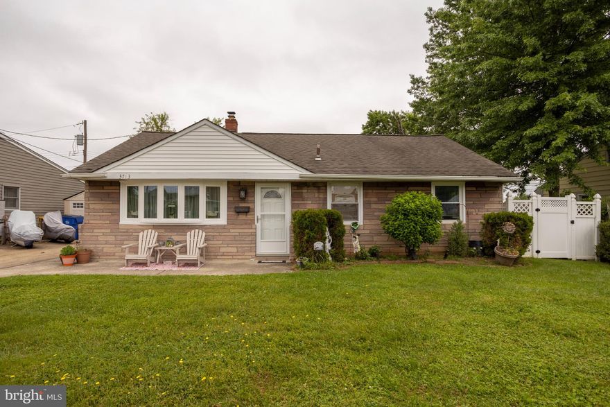 Amazing location for this cute ranch in Nottingham. This home has a private driveway, and a flat and spacious back yard. Well maintained and has been gently used.. Quiet street and convenient location to PA Turnpike, Route1 and Philadelphia.
