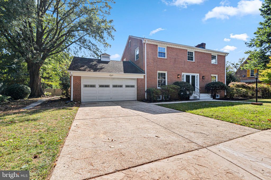 Photo of 803 Stoneleigh Road, BALTIMORE, MD 21212 (MLS # MDBC2142238)