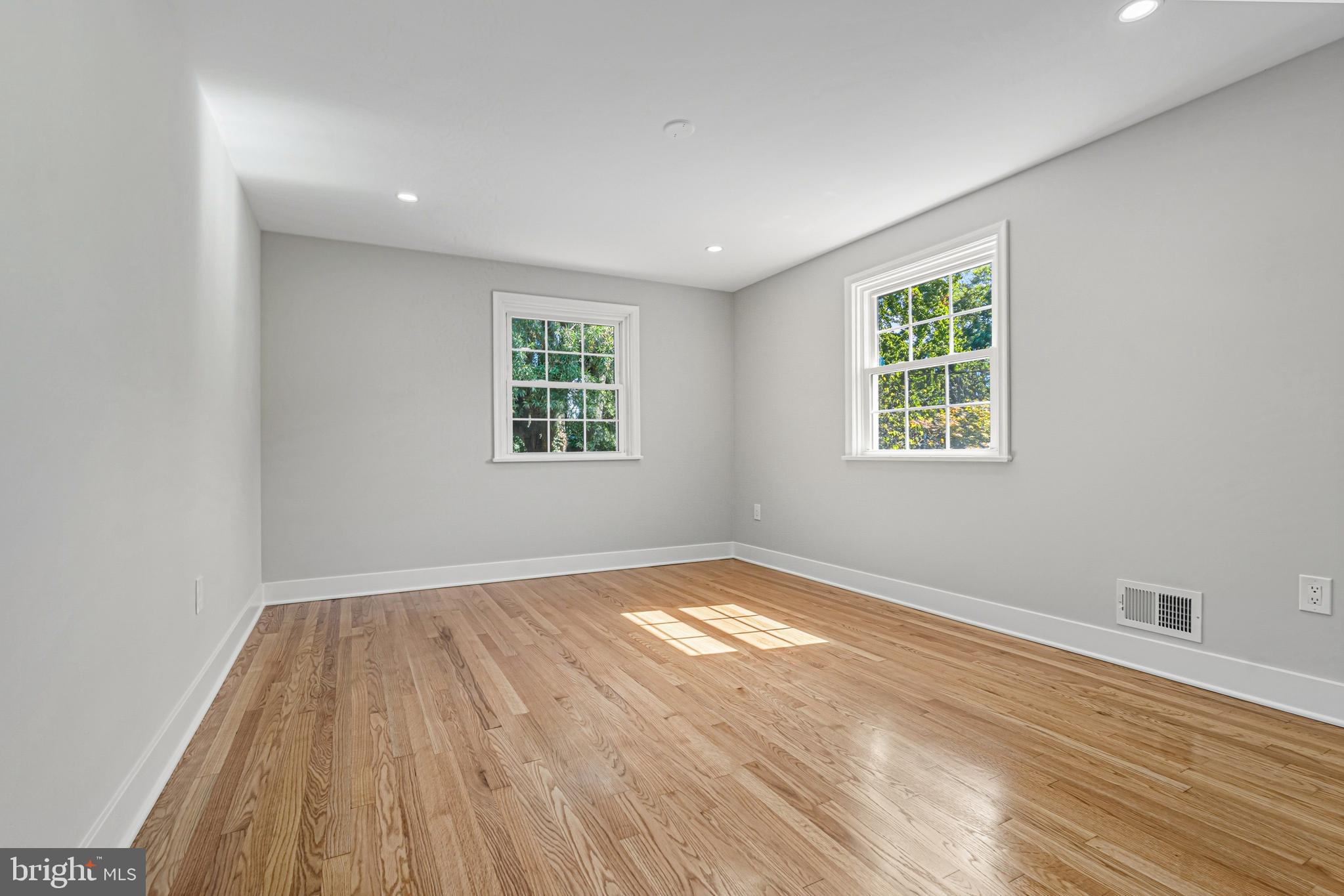 STONELEIGH - Residential