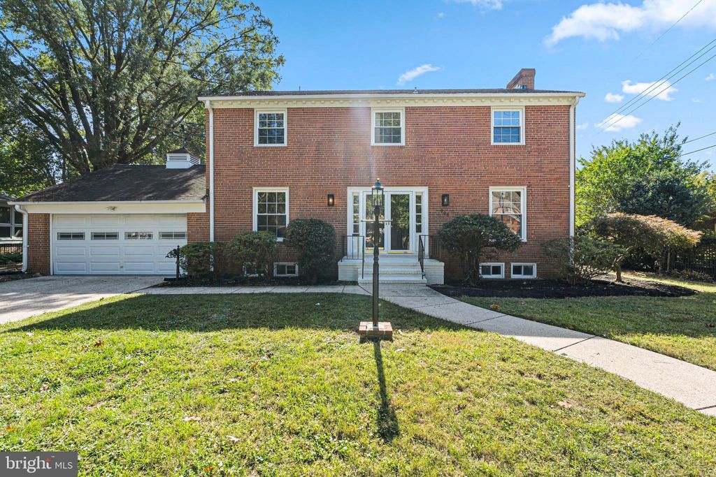 Photo of 803 Stoneleigh Road, BALTIMORE, MD 21212 (MLS # MDBC2142238)