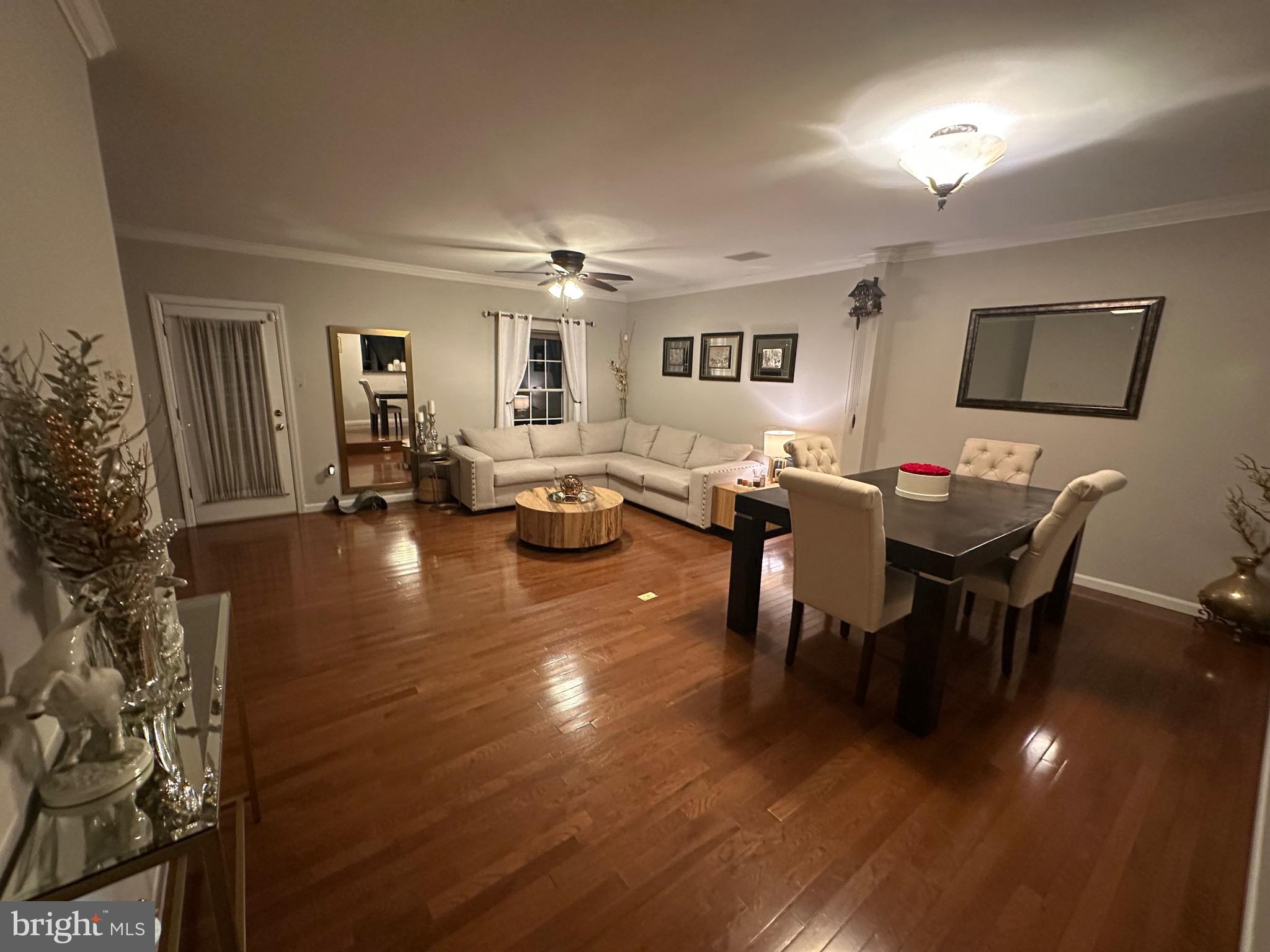 8562 BLACK STAR CIRCLE