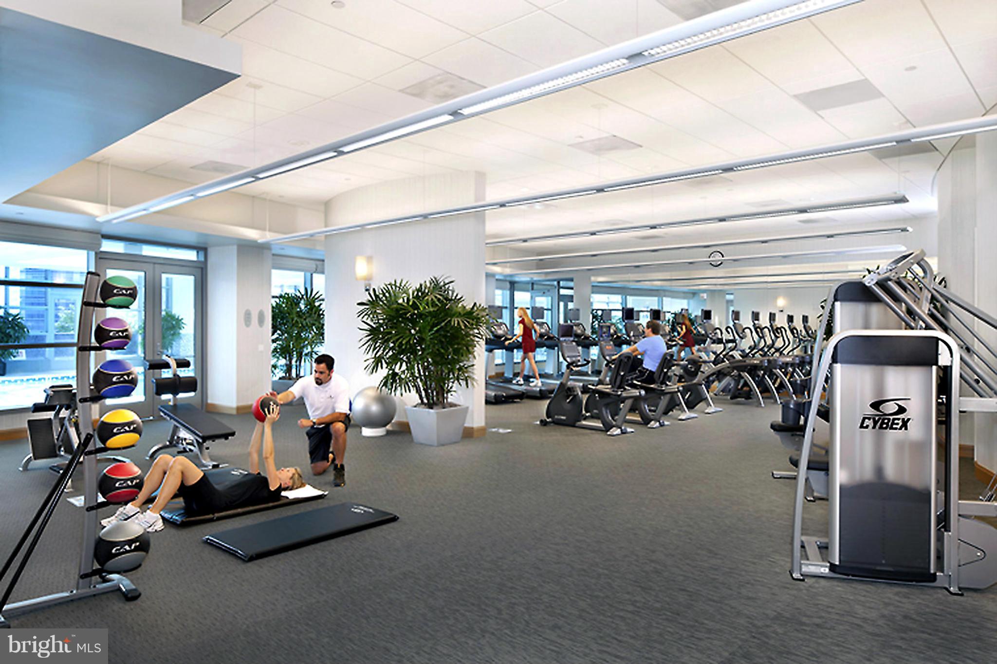 TURNBERRY TOWER - Residential