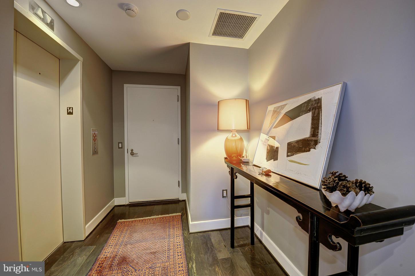 TURNBERRY TOWER - Residential