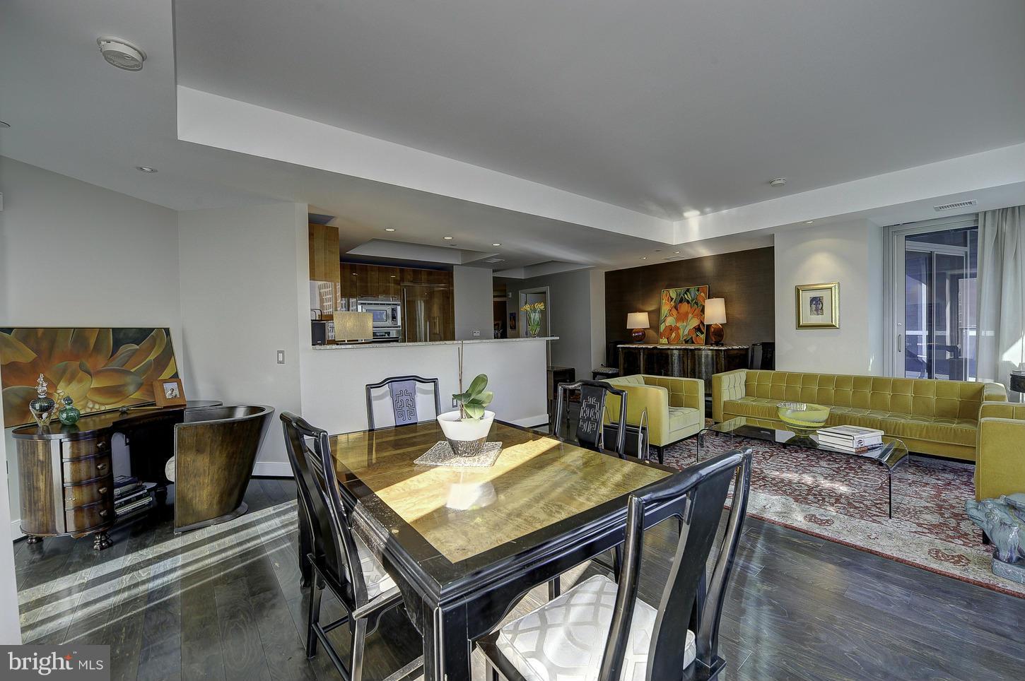 TURNBERRY TOWER - Residential