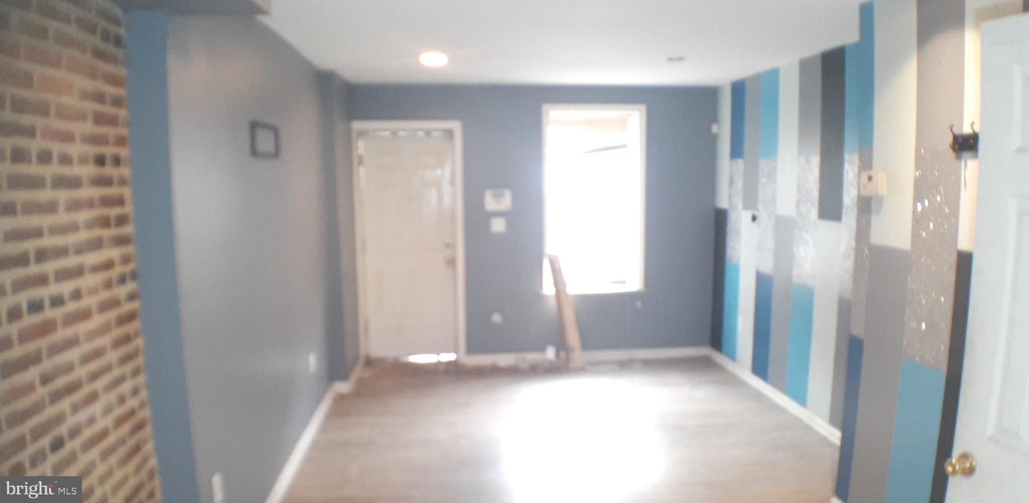 HOLLINS MARKET - Residential