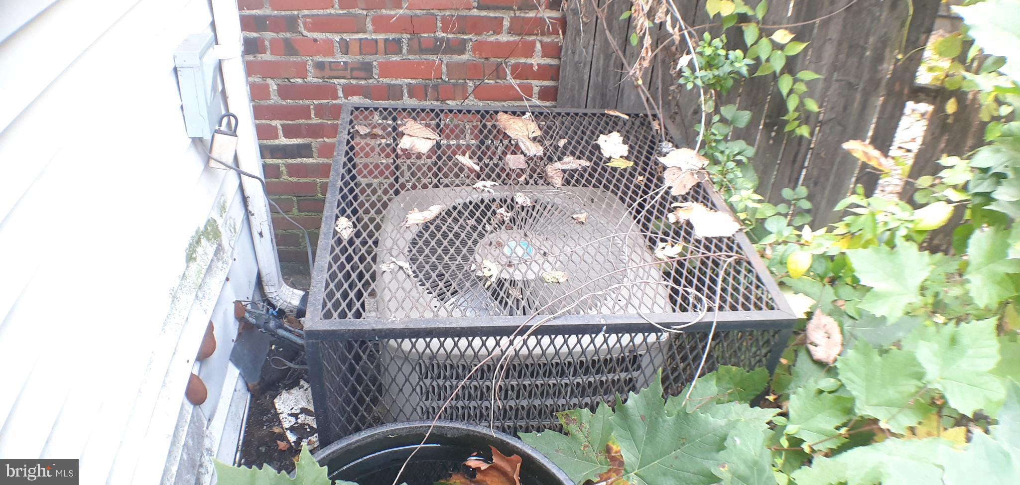 HOLLINS MARKET - Residential