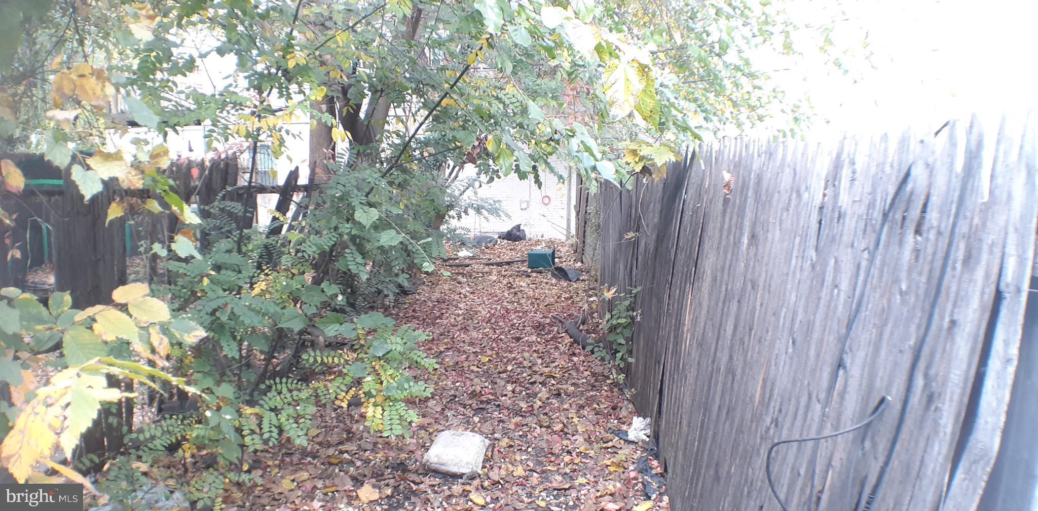 HOLLINS MARKET - Residential