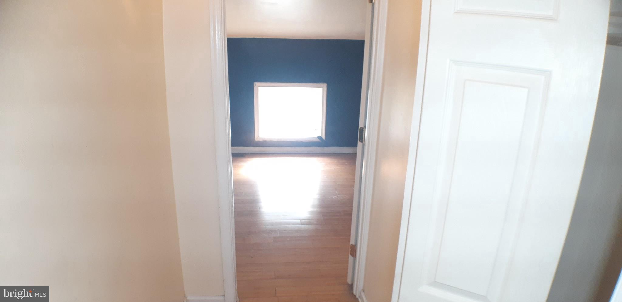 HOLLINS MARKET - Residential