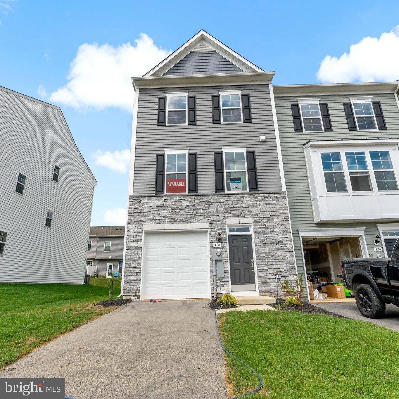 MARTINSBURG STATION - Residential