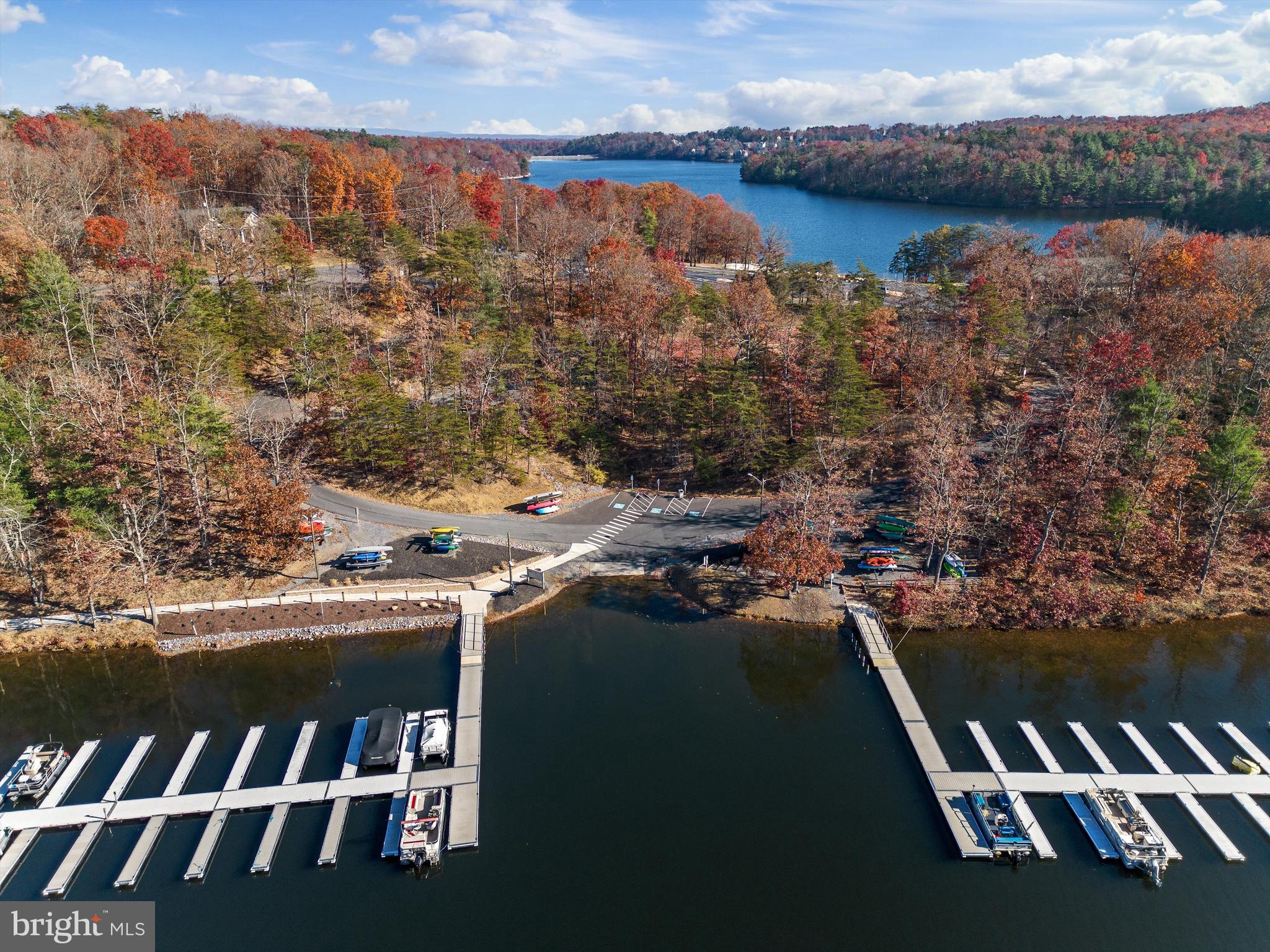 LAKE HOLIDAY ESTATES - Residential