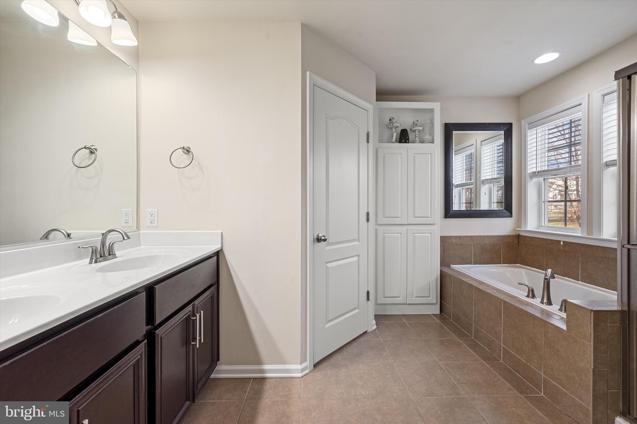 LAKE HOLIDAY ESTATES - Residential