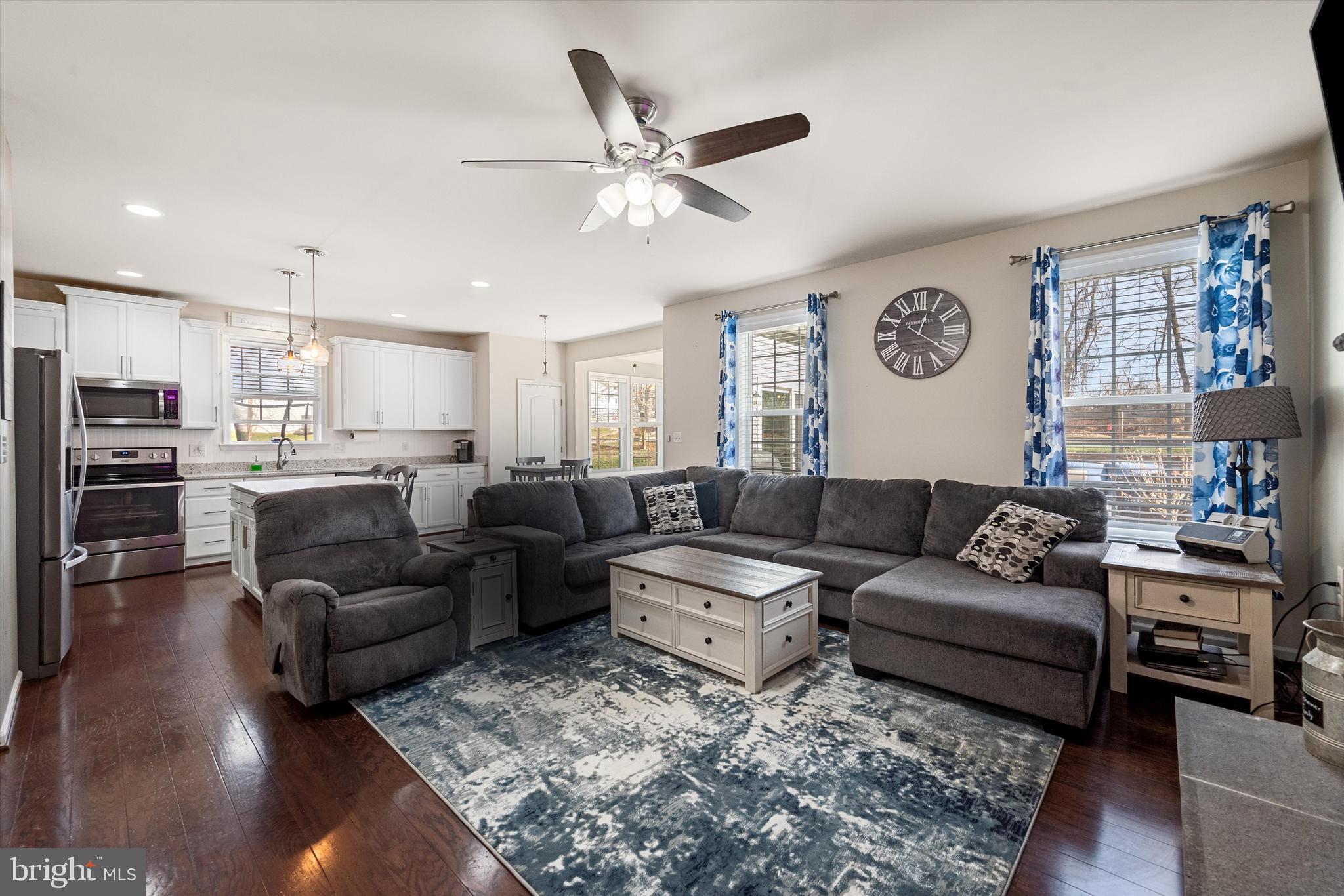 LAKE HOLIDAY ESTATES - Residential