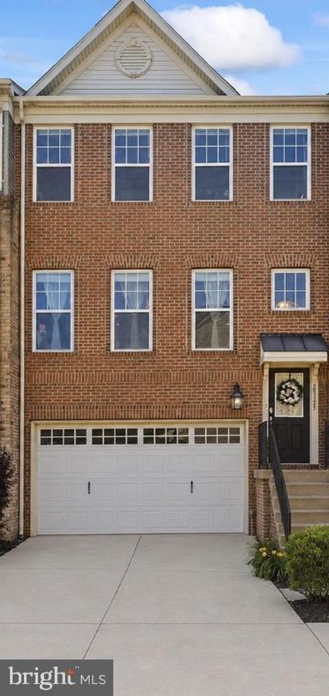 Townhouse For Rent - 25333 Wakestone Terrace<br/> CHANTILLY, VA 20152