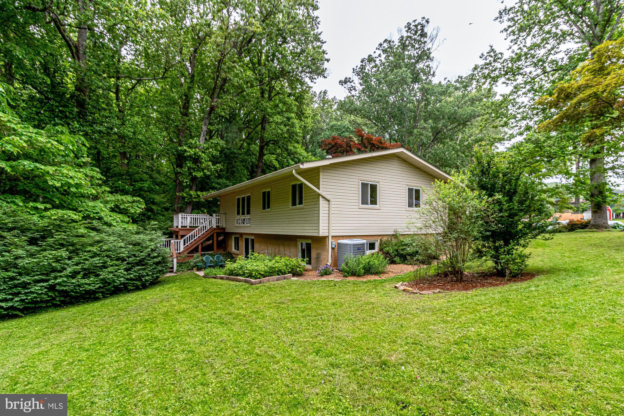 FAIRFAX VILLA - Residential