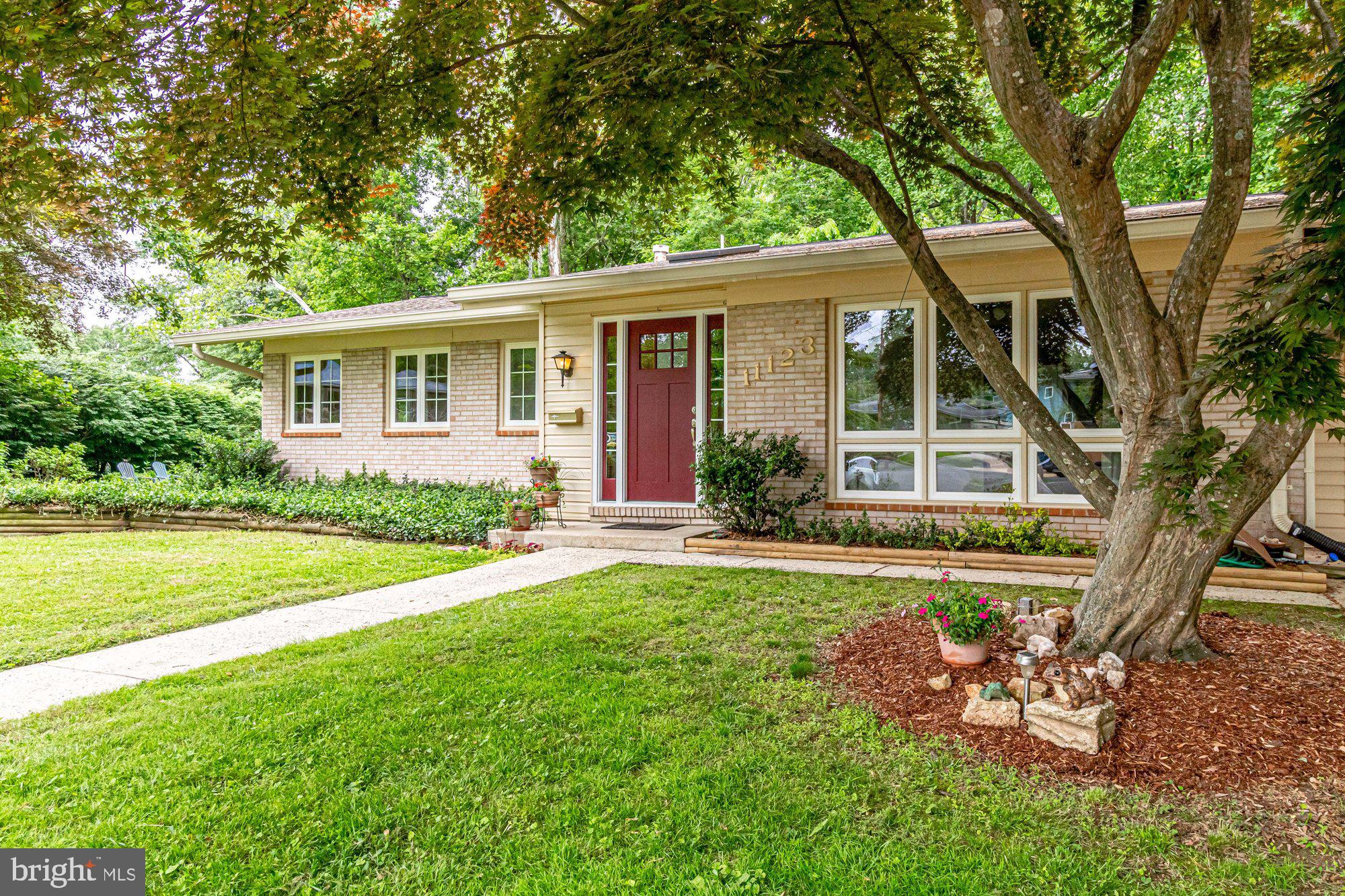 FAIRFAX VILLA - Residential