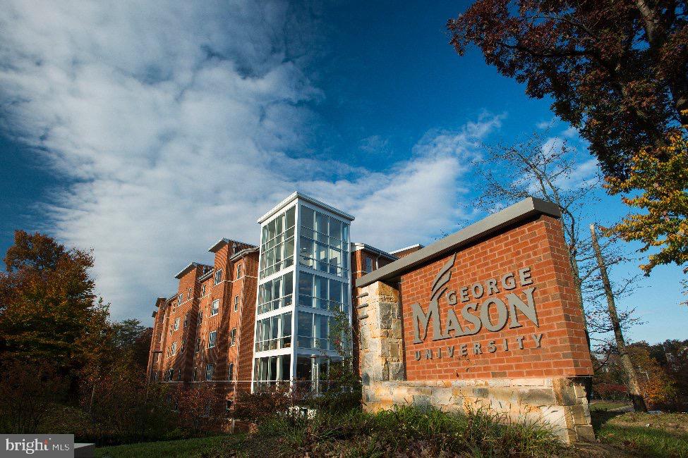 FAIRFAX VILLA - Residential