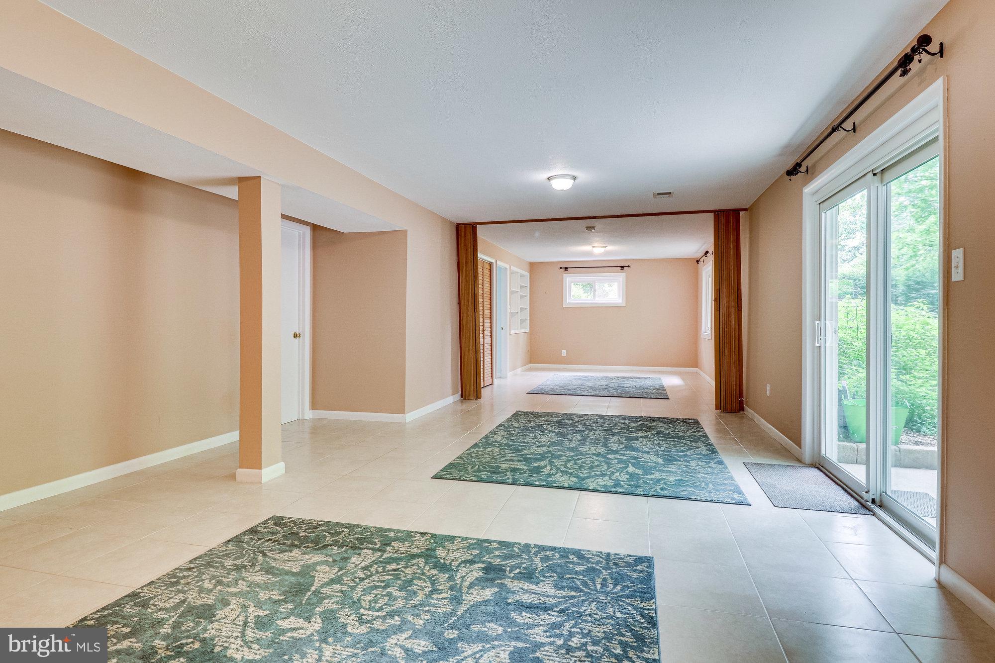 FAIRFAX VILLA - Residential