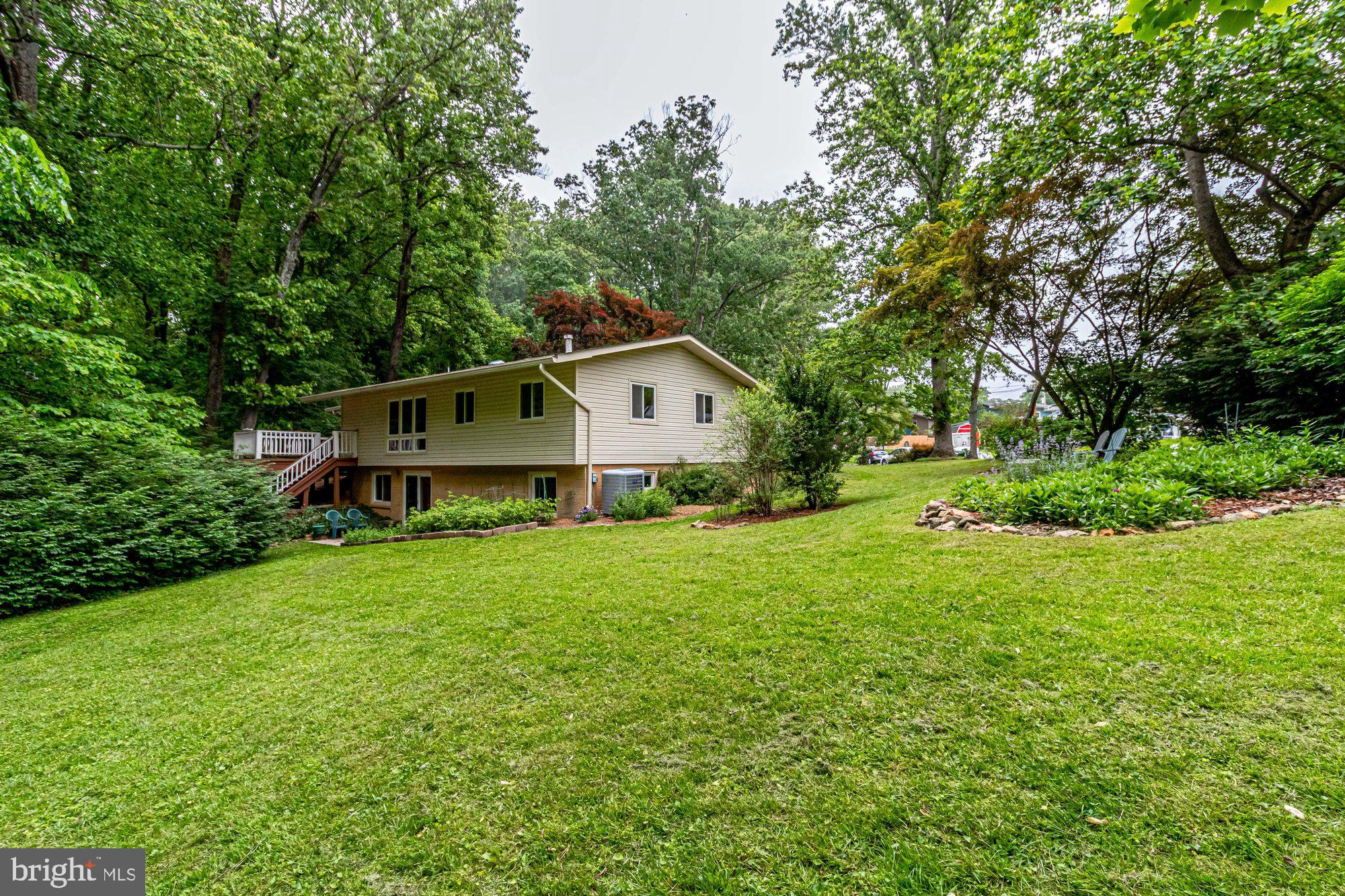 FAIRFAX VILLA - Residential