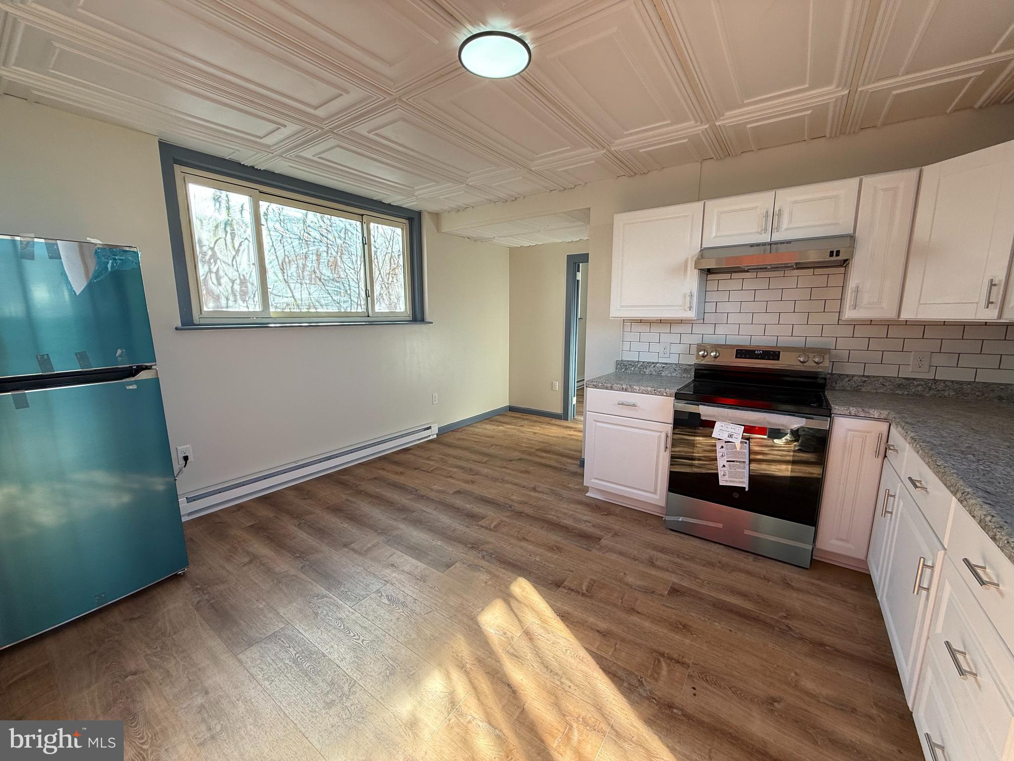 5036 LEESPORT AVENUE 3