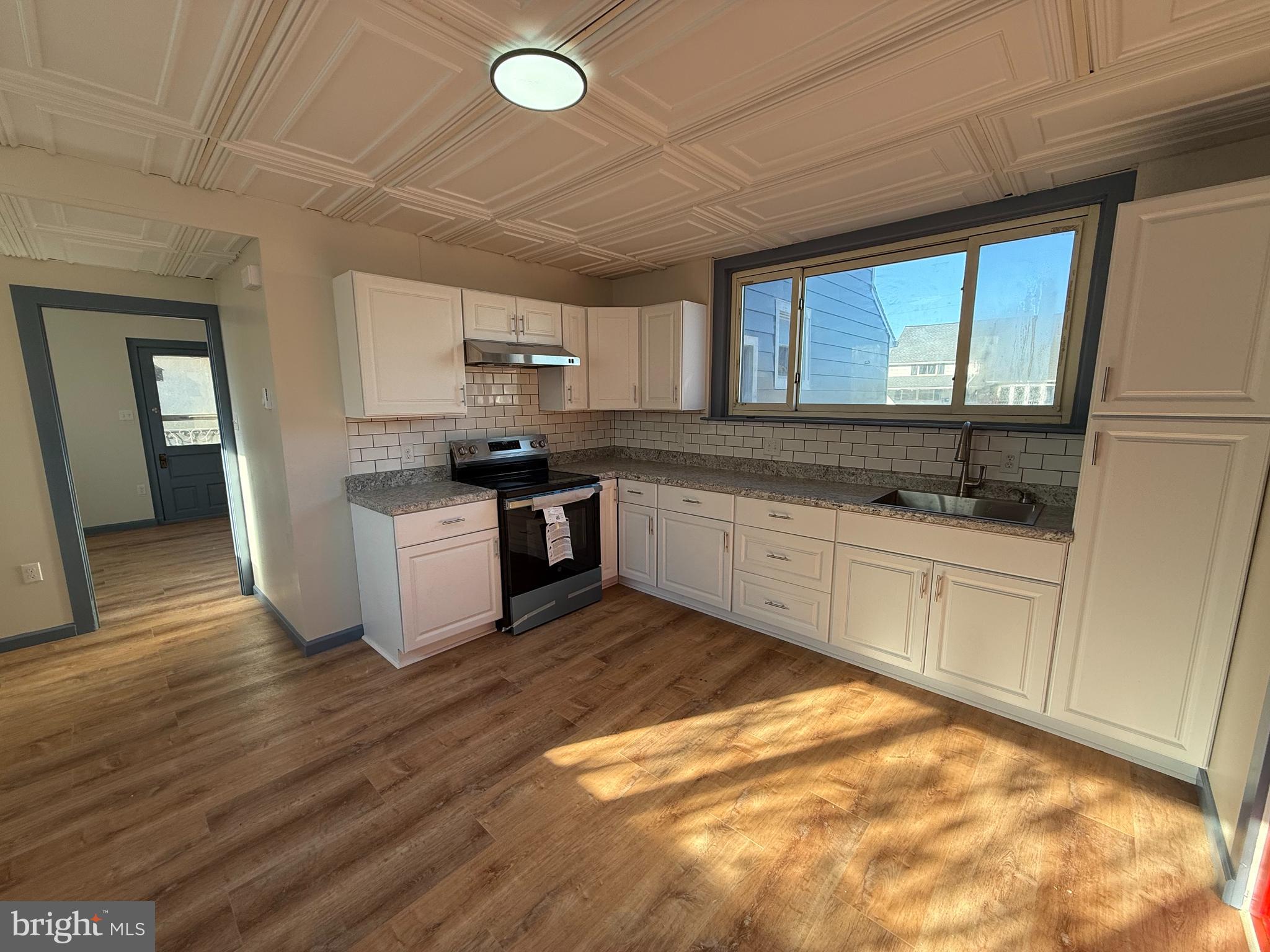 5036 LEESPORT AVENUE 3