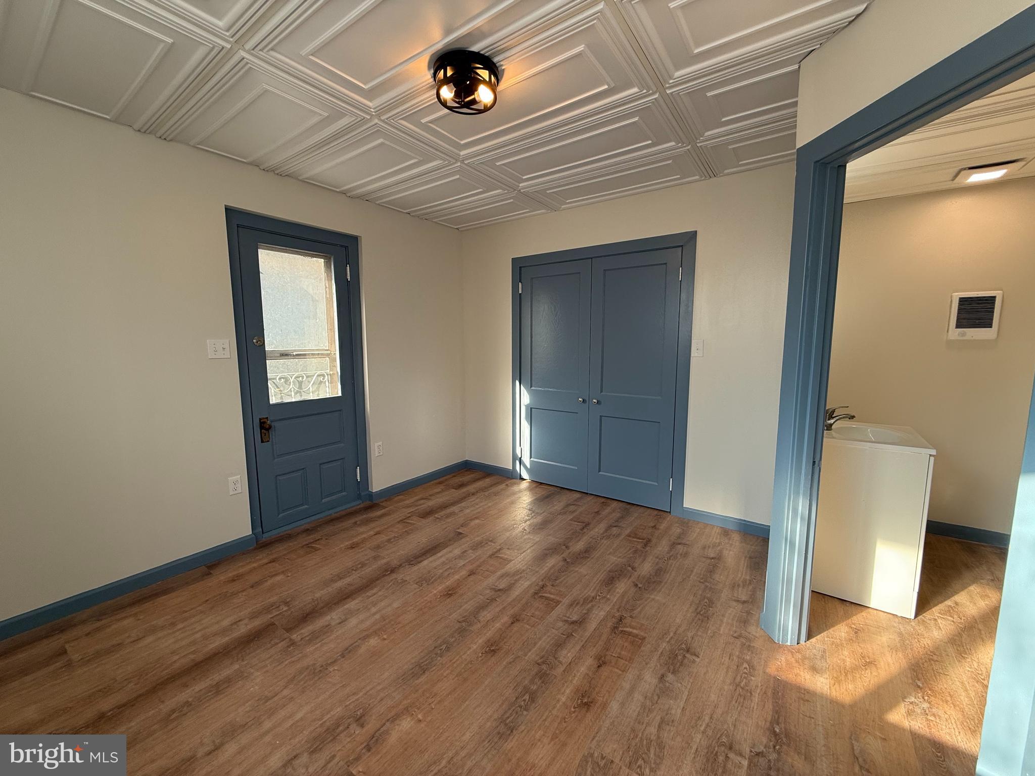 5036 LEESPORT AVENUE 3